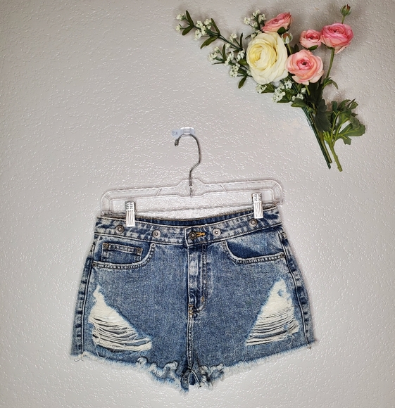 Ripped shorts - Picture 2 of 7